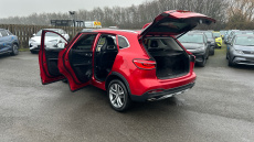 MG Hs 1.5 T-GDI Exclusive 5dr DCT Petrol Hatchback